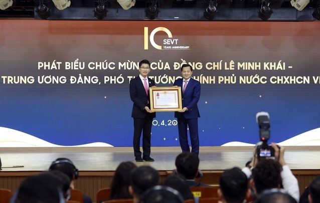 Samsung Việt Nam Thái Nguyên đón nhận Huân chương Lao động Hạng Ba
