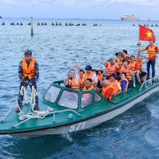 Hành trình đến Trường Sa và Nhà giàn DK1 của kiều bào