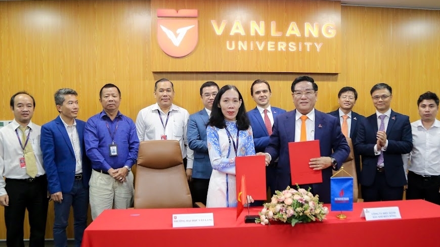 BIENDONG POC ký kết biên bản ghi nhớ hợp tác với trường Đại học Văn Lang