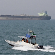 Iran tiết lộ lý do bắt tàu chở dầu không rõ danh tính, Mỹ "đòi" thả ngay lập tức