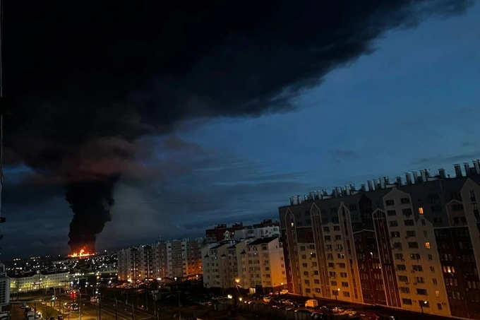 Kho dầu Nga cháy dữ dội ở Crimea, nghi do UAV tấn công