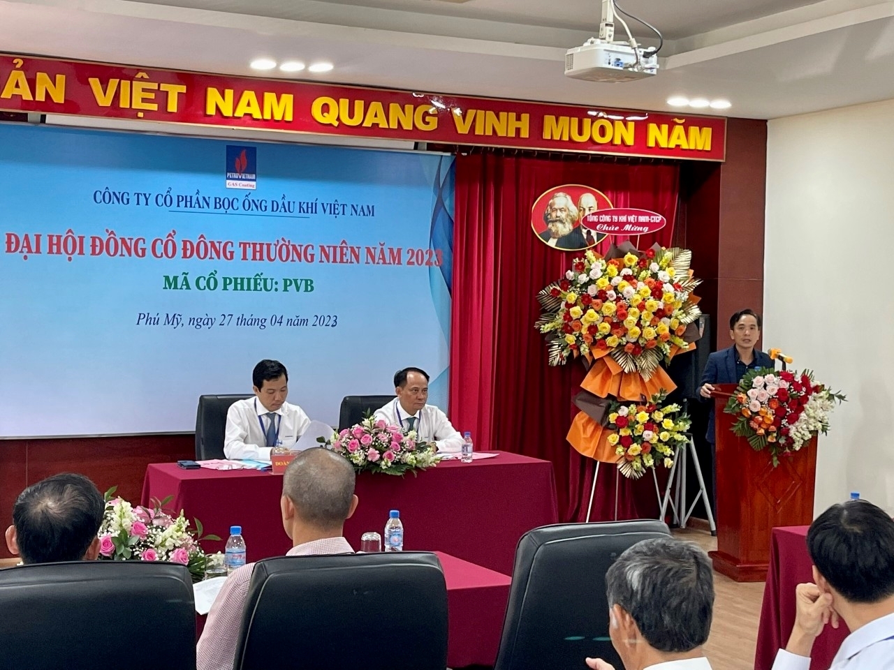 Ông Huỳnh Quang Hải – Phó Tổng giám đốc PV GAS phát biểu tại Cuộc họp.