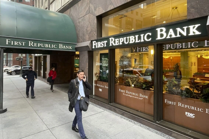 Khi nào domino phá sản ngân hàng tại Mỹ mới dừng lại? - 1