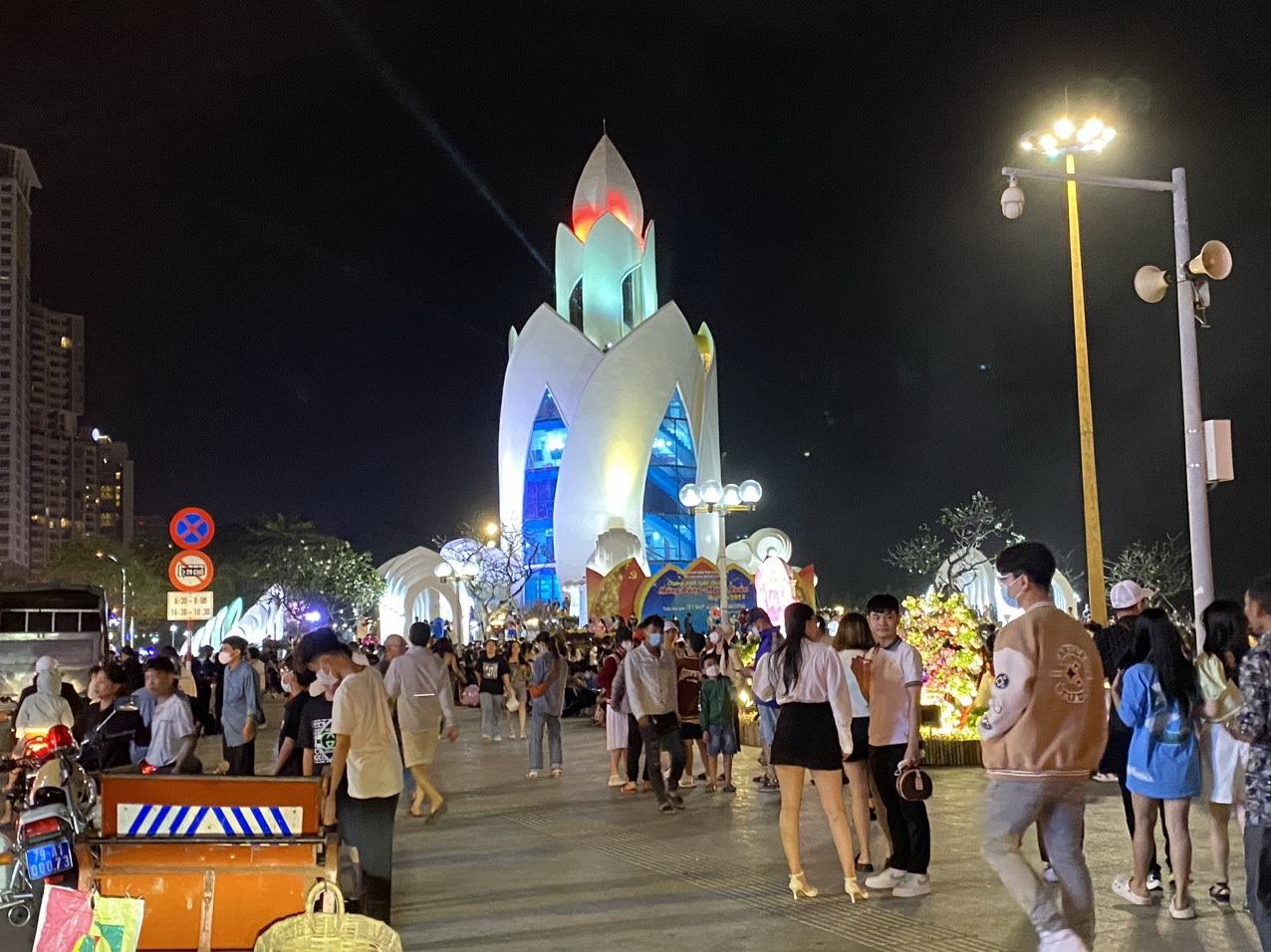 Gần 800.000 lượt khách đến Nha Trang nghỉ lễ