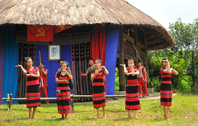 Tái hiện nghi thức "Đặt tên họ Hồ” tại Làng Văn hóa - Du lịch các dân tộc Việt Nam