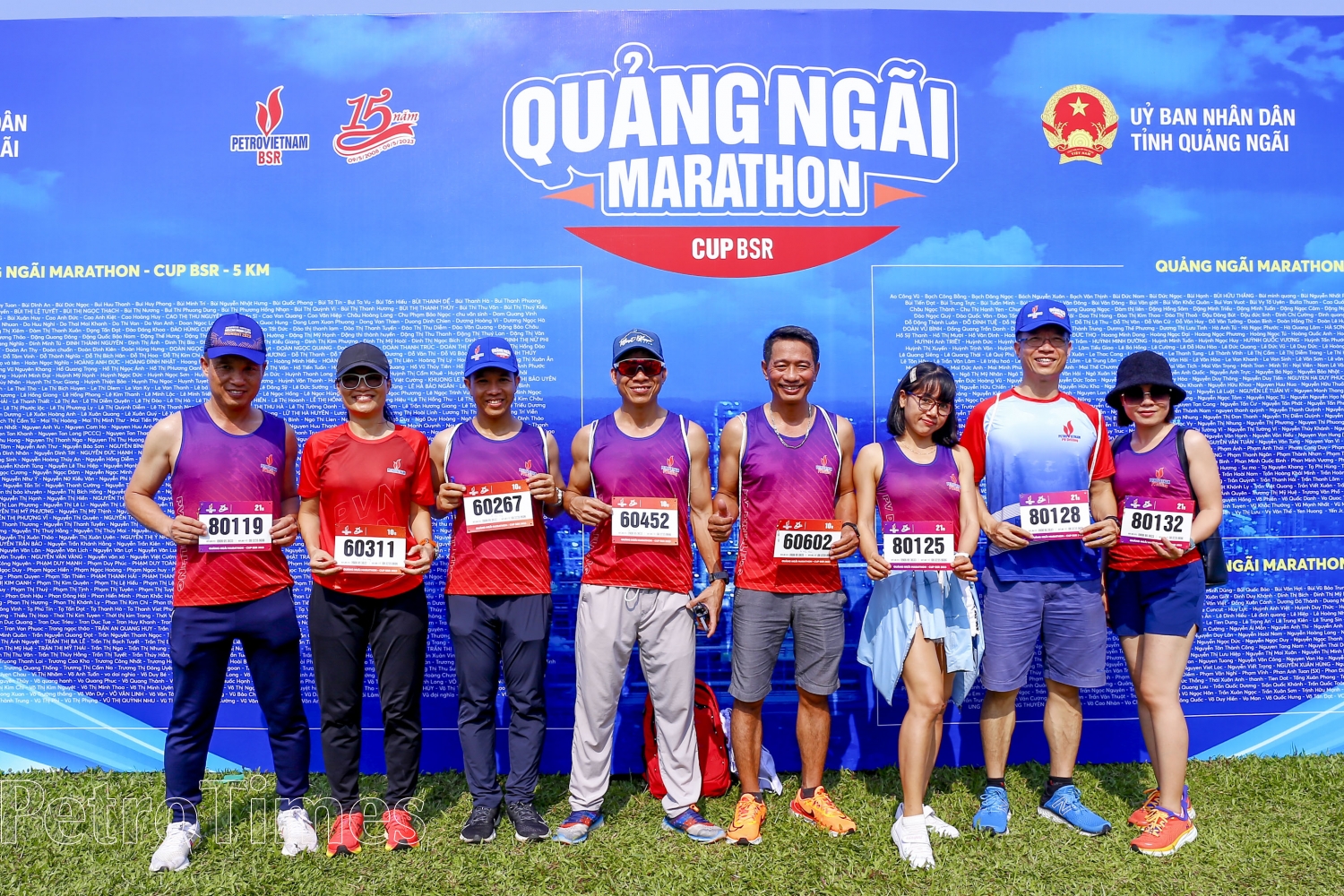 Các VĐV hào hứng với giải chạy marathon lớn nhất tỉnh Quảng Ngãi