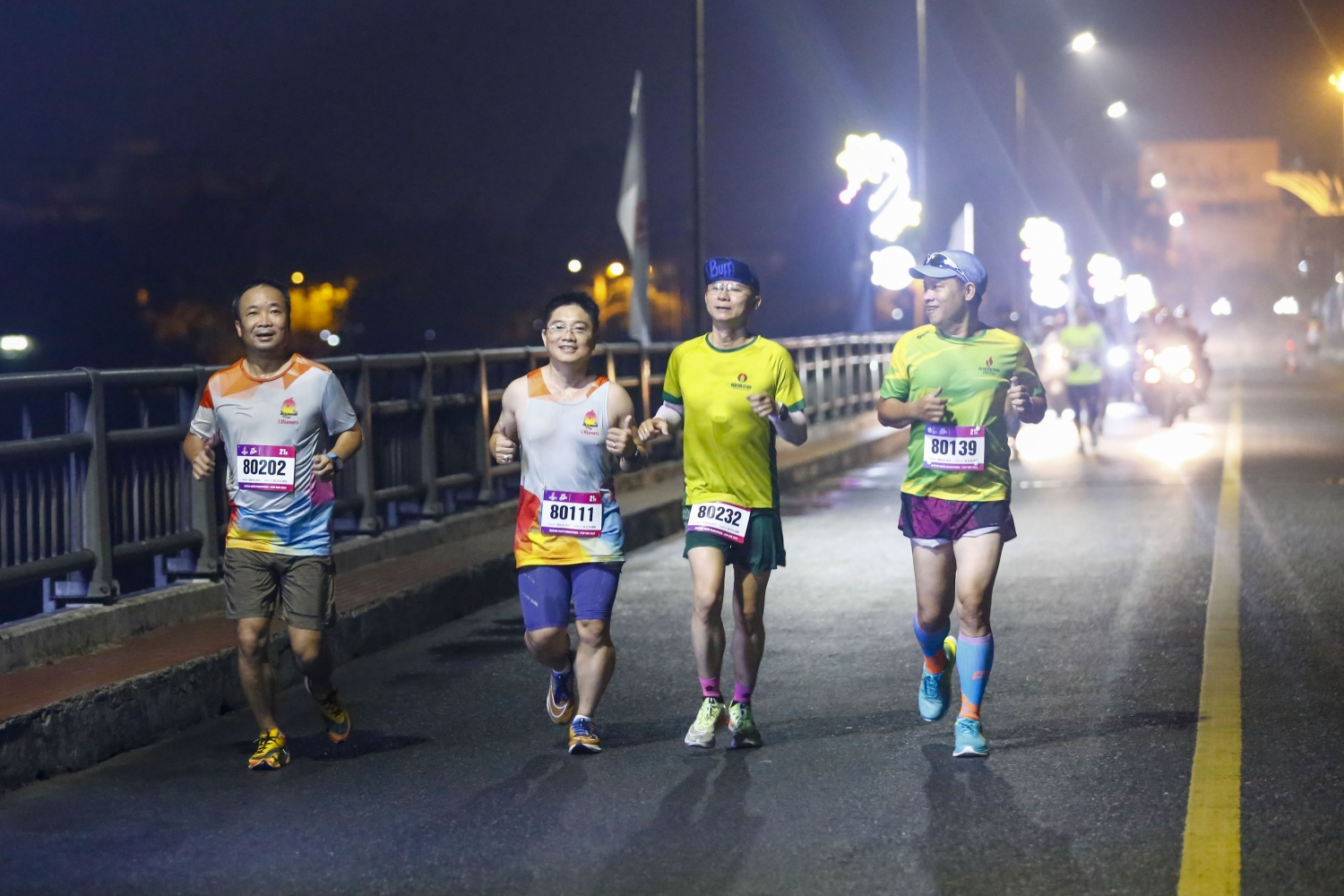 Hơn 2.000 VĐV hoàn thành đường chạy tại Marathon Quảng Ngãi  - CUP BSR