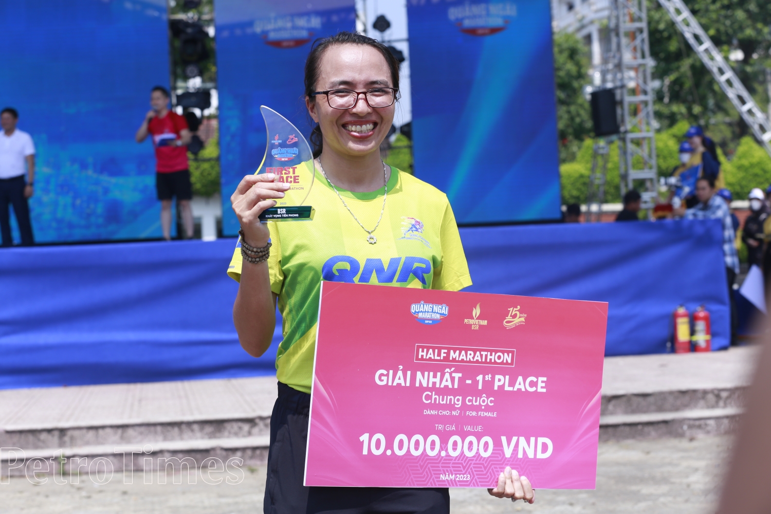 Trao hơn 250 triệu đồng cho các VĐV giành giải tại Giải chạy Quảng Ngãi Marathon - CUP BSR năm 2023