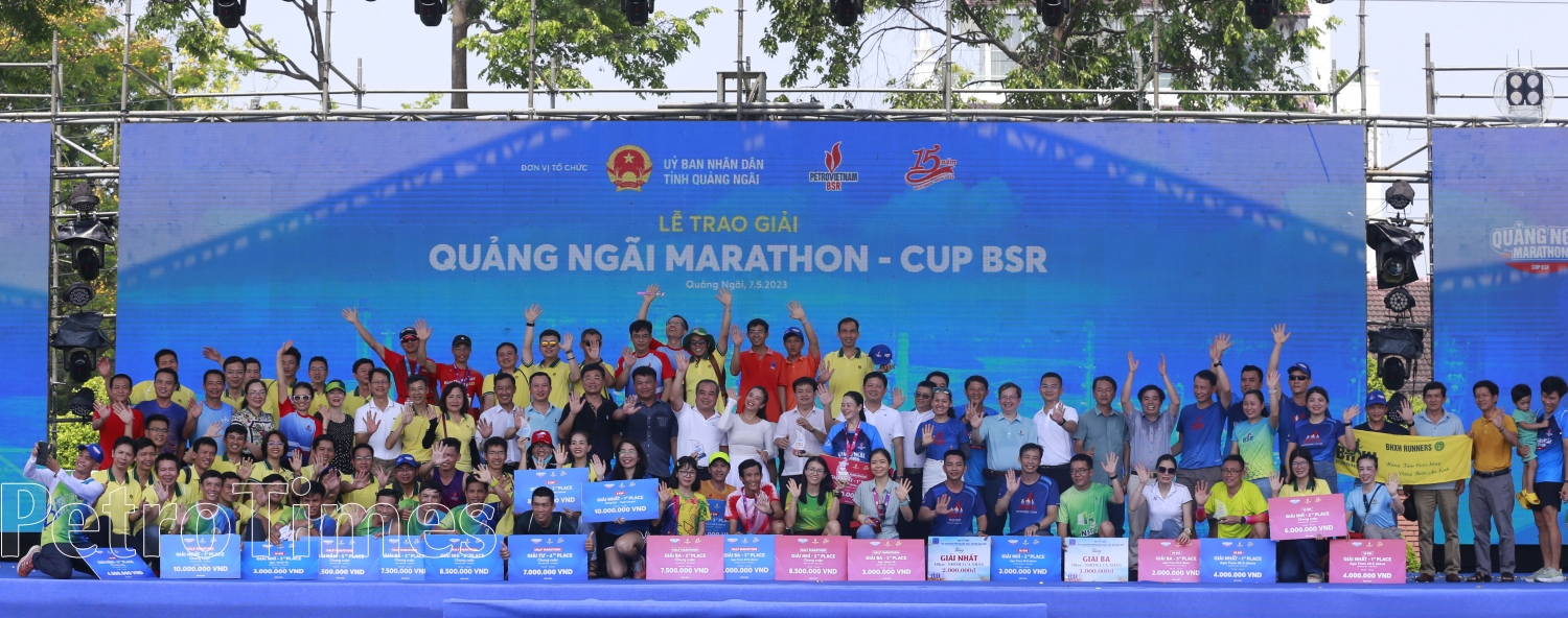 Trao hơn 250 triệu đồng cho các VĐV giành giải tại Giải chạy Quảng Ngãi Marathon - CUP BSR năm 2023