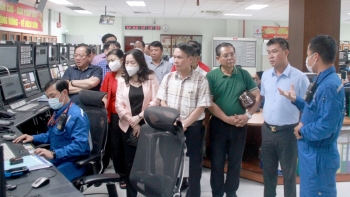 Lãnh đạo Hội Nhà báo và các cơ quan báo chí thăm, làm việc tại NMLD Dung Quất