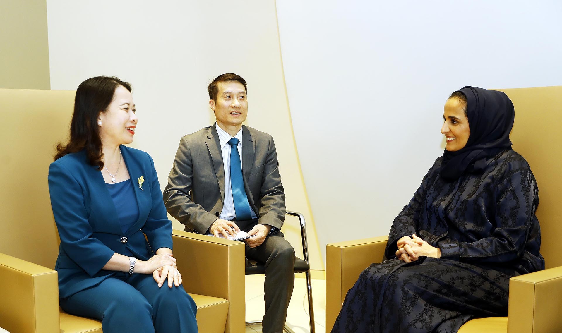 Phó Chủ tịch nước Võ Thị Ánh Xuân làm việc với Công chúa Al-Mayassa bint Hamad Al-Thani, Chủ tịch các Bảo tàng Qatar. (Nguồn: TTXVN)