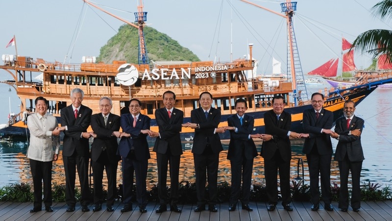 Hướng đến “Một ASEAN tầm vóc - Tâm điểm của tăng trưởng”