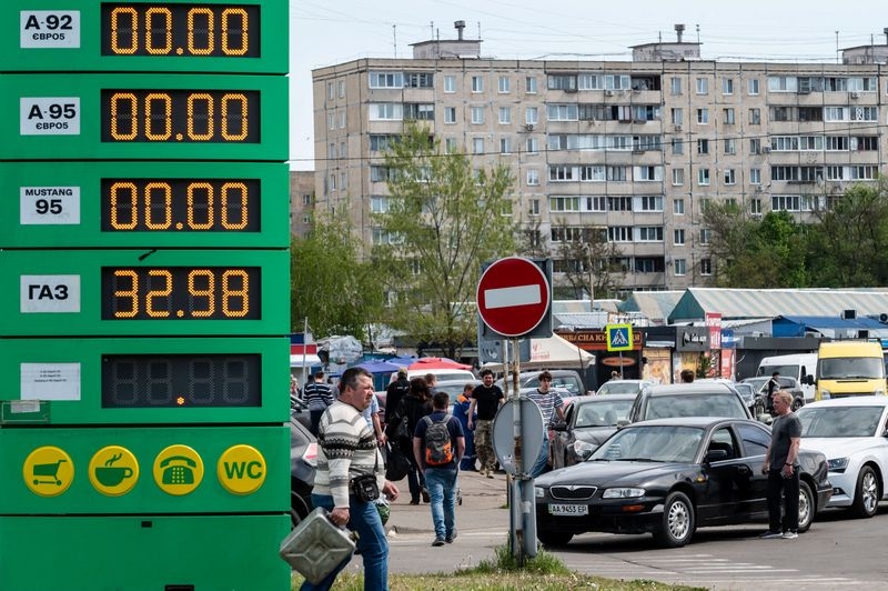 Ukraine cấm nhập khẩu nhiên liệu và dầu có nguồn gốc từ Nga