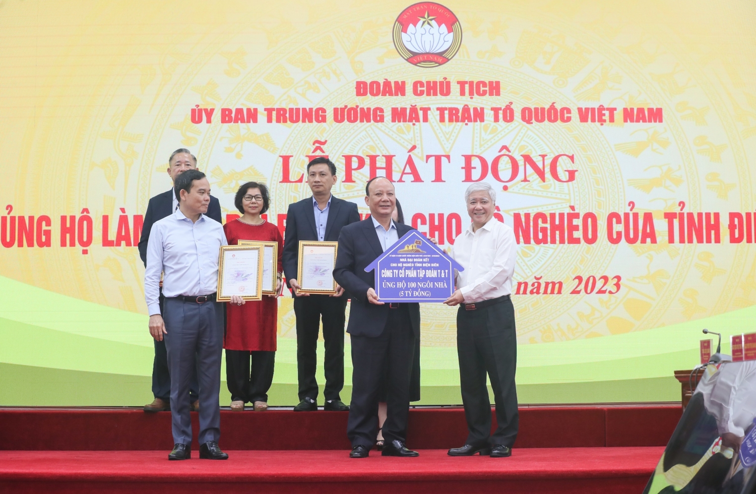 T&T Group ủng hộ 5 tỷ đồng hỗ trợ làm nhà cho người nghèo tỉnh Điện Biên