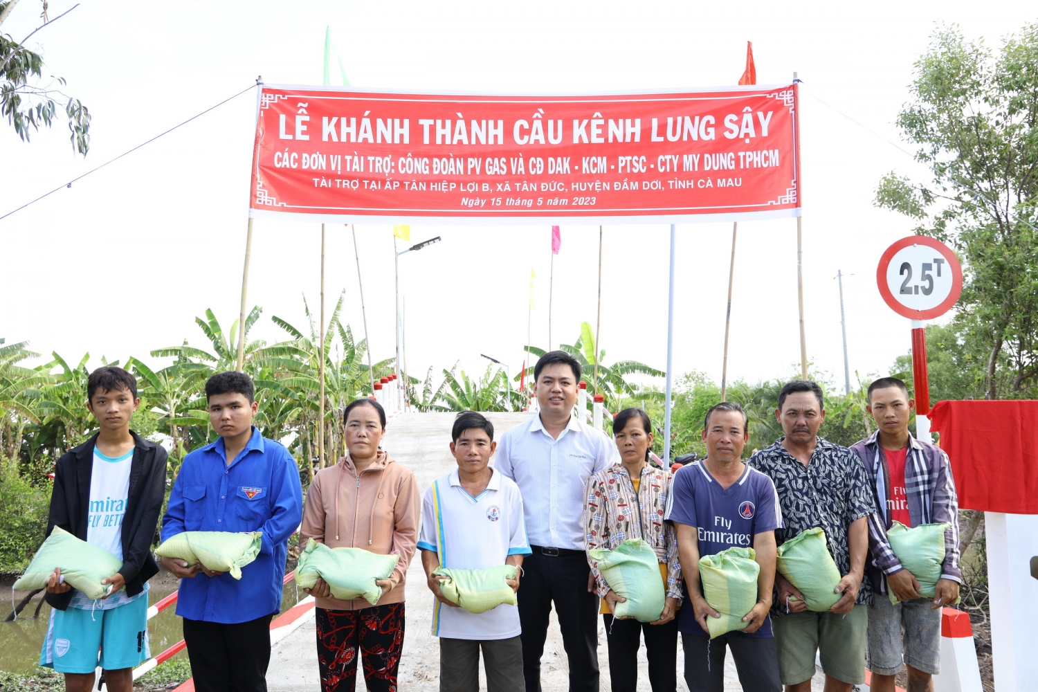 Công đoàn KCM hỗ trợ các gia đình có hoàn cảnh khó khăn huyện Đầm Dơi, Cà Mau