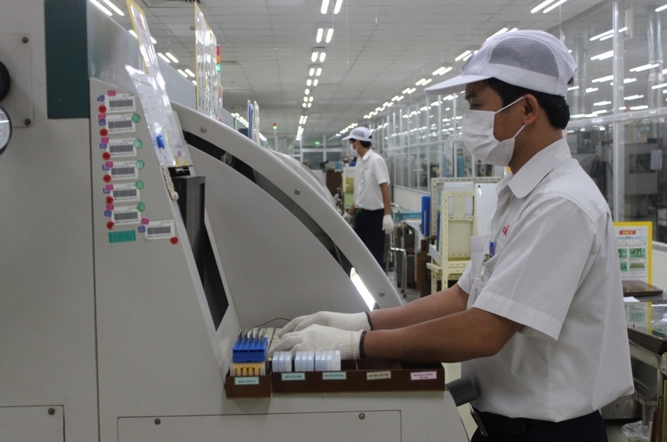 Thu hút đầu tư nước ngoài: Đừng chỉ nhìn vào “mặt trái” của tấm huy chương