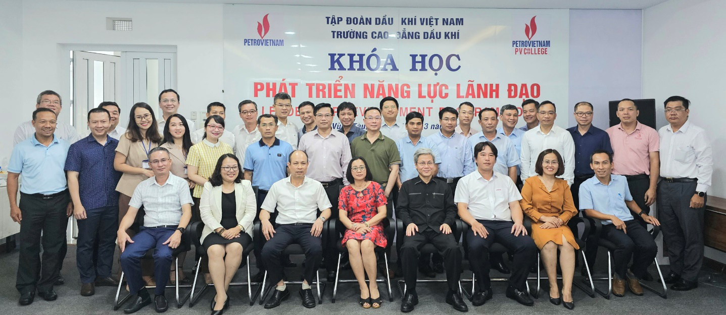 PV College bế giảng khóa đào tạo