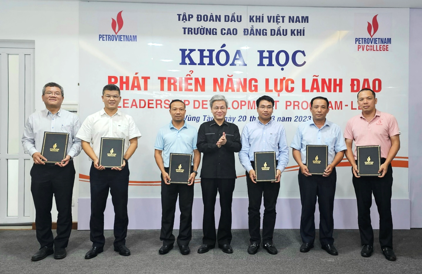 PV College bế giảng khóa đào tạo