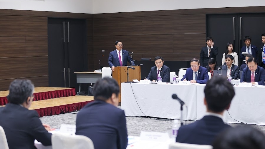 Thủ tướng kêu gọi doanh nghiệp Nhật Bản đầu tư vào năng lượng mới, năng lượng tái tạo
