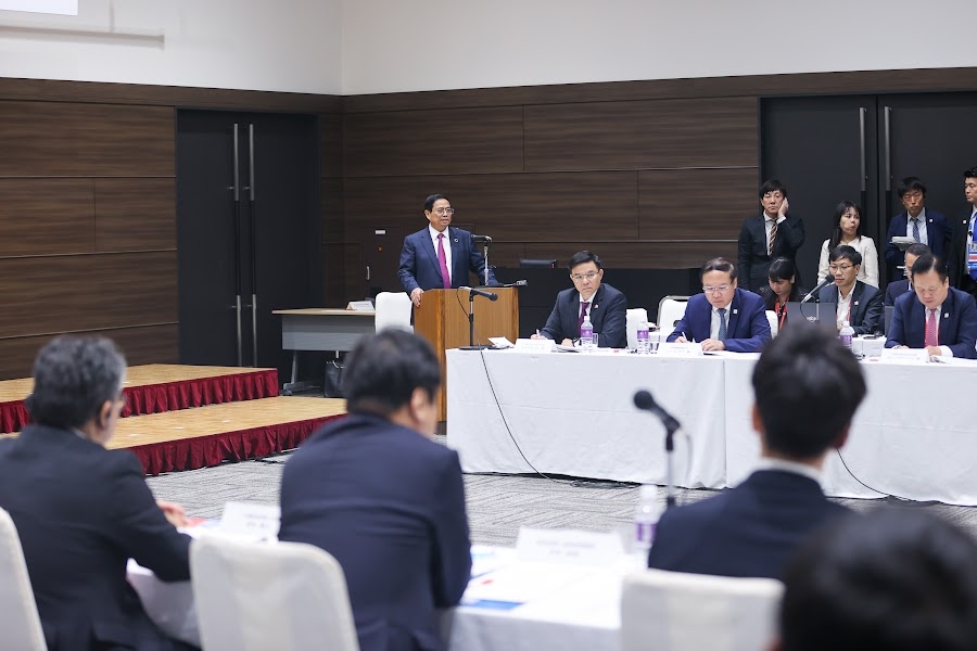 Thủ tướng kêu gọi doanh nghiệp Nhật Bản đầu tư vào năng lượng mới, năng lượng tái tạo