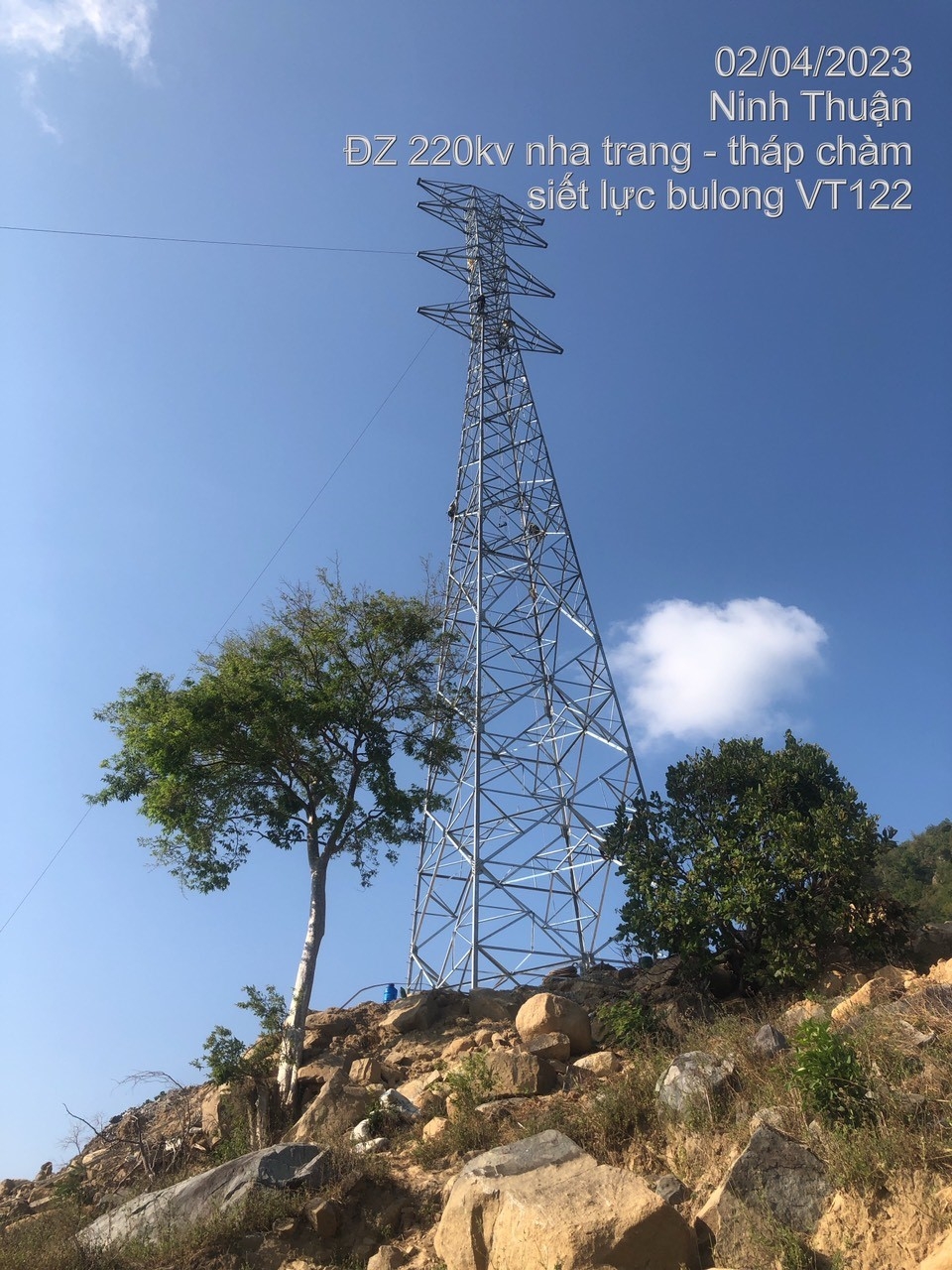 Chặng đường nước rút dự án đường dây 220kV Nha Trang - Tháp Chàm