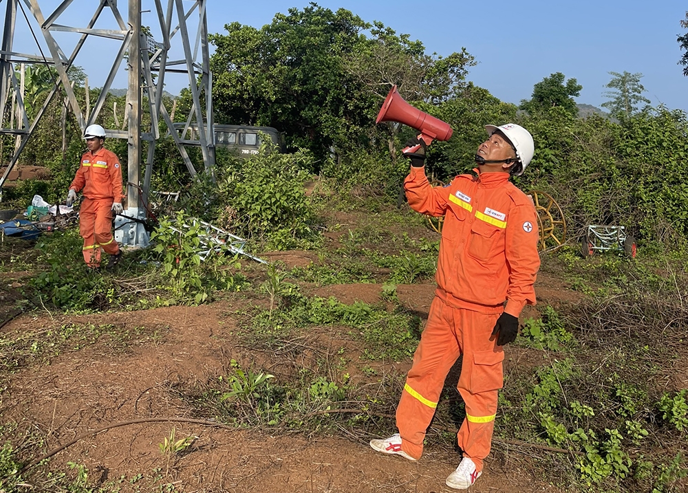 Công nhân Truyền tải điện Đắk Lắk với những “sáng kiến nhỏ, hiệu quả cao”