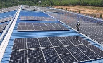 Phát triển điện mặt trời mái nhà “tự dùng” có lợi cho các bên tham gia