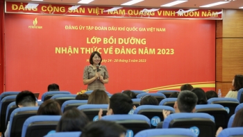 Khai giảng lớp bồi dưỡng nhận thức về Đảng năm 2023 khu vực Hà Nội