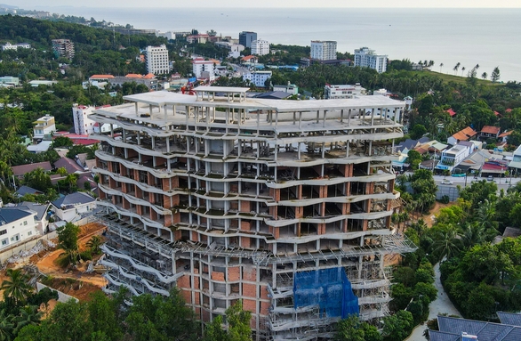 Tin bất động sản ngày 27/5: Phú Quốc sắp cưỡng chế tòa nhà cao tầng xây dựng trái phép