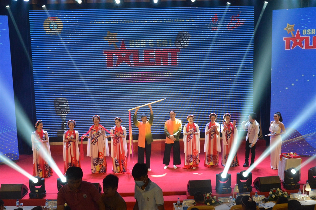 Chung kết “BSR’s Got Talent 2023”: Tỏa sáng những tài năng nghệ thuật và sáng tạo Chung kết “BSR’s Got Talent 2023”: Tỏa sáng những tài năng nghệ thuật và sáng tạo