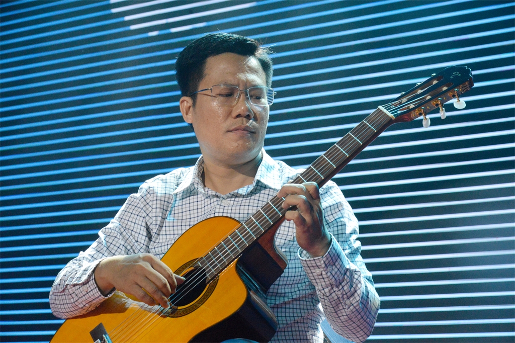 Chung kết “BSR’s Got Talent 2023”: Tỏa sáng những tài năng nghệ thuật và sáng tạo Chung kết “BSR’s Got Talent 2023”: Tỏa sáng những tài năng nghệ thuật và sáng tạo