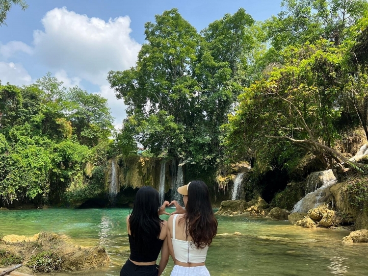 Thác nước 7 tầng huyện Quảng Hòa - Bí ẩn nàng công chúa mùa hạ Thác nước 7 tầng huyện Quảng Hòa - Bí ẩn nàng công chúa mùa hạ