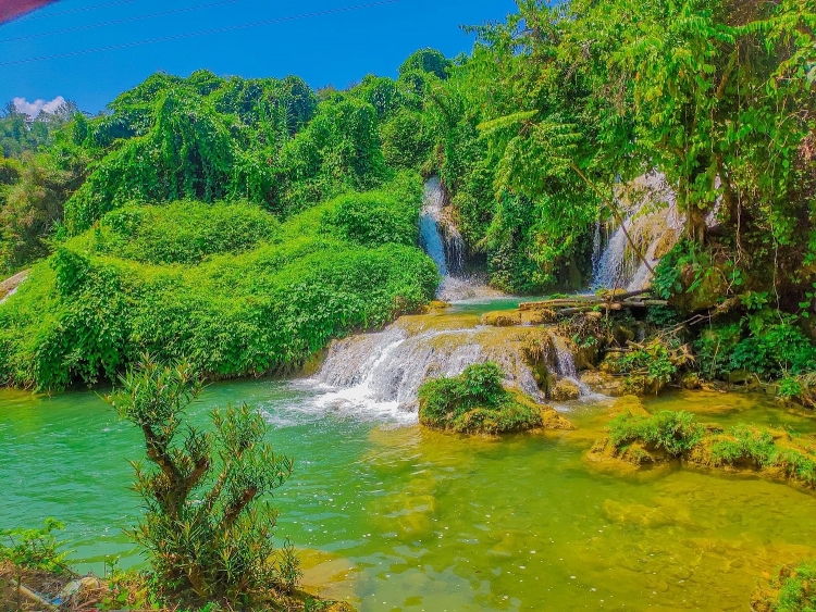 Thác nước 7 tầng huyện Quảng Hòa - Bí ẩn nàng công chúa mùa hạ Thác nước 7 tầng huyện Quảng Hòa - Bí ẩn nàng công chúa mùa hạ