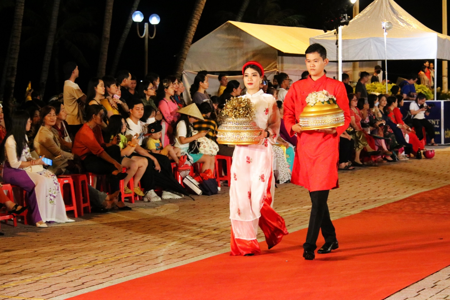 Lễ hội áo dài Nha Trang đầy ấn tượng Lễ hội áo dài Nha Trang đầy ấn tượng