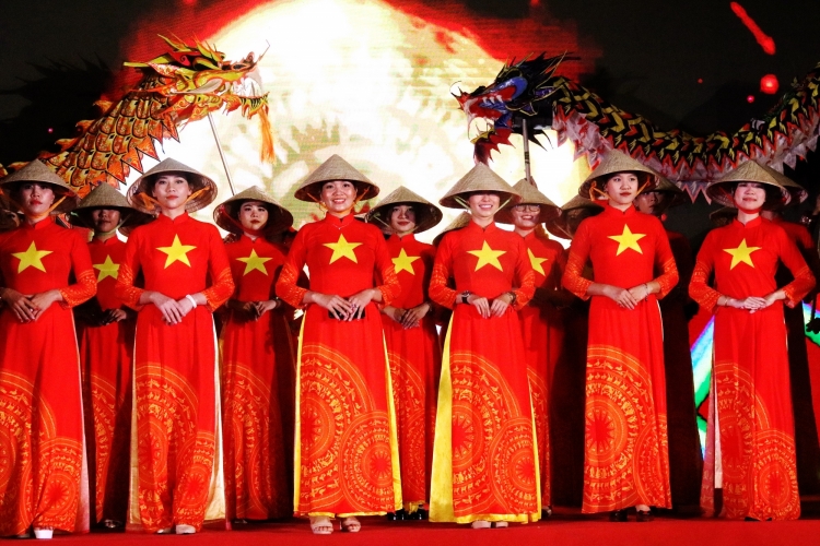 Lễ hội áo dài Nha Trang đầy ấn tượng Lễ hội áo dài Nha Trang đầy ấn tượng