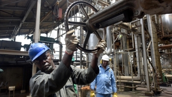 Nigeria làm cách nào để tăng sản lượng khai thác hydrocarbon