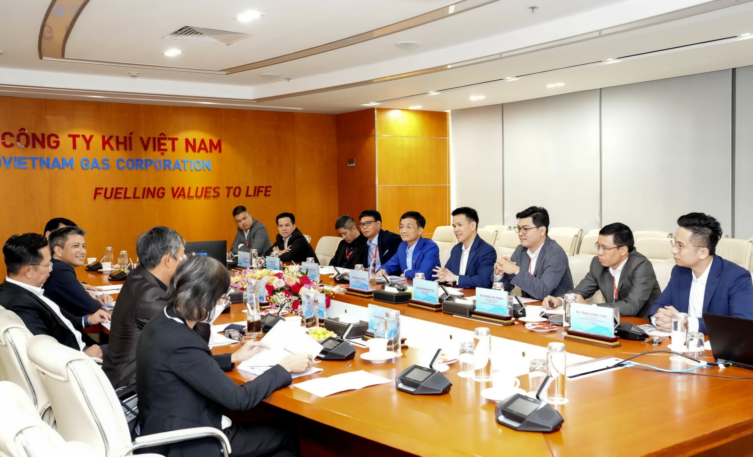 Việc phát triển nhóm khách hàng ngoài điện, bao gồm các khách hàng hóa dầu từ khí, đa dạng hóa sản phầm đầu ra và tối ưu hóa chuỗi giá trị khí là một trong những trụ cột chiến lược phát triển của PV GAS Việc phát triển nhóm khách hàng ngoài điện, bao gồm các khách hàng hóa dầu từ khí, đa dạng hóa sản phầm đầu ra và tối ưu hóa chuỗi giá trị khí là một trong những trụ cột chiến lược phát triển của PV GAS
