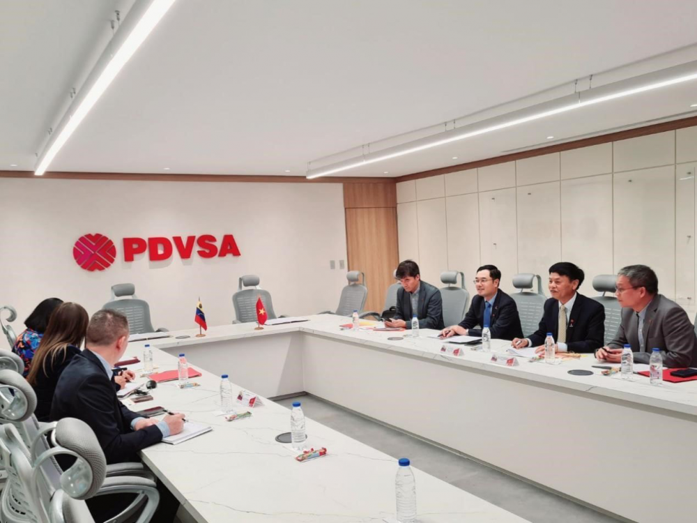 Đoàn công tác của Petrovietnam và PVEP thăm, làm việc tại Venezuela