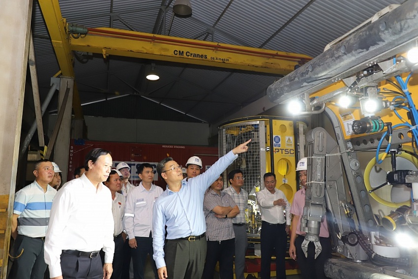 Chủ tịch tỉnh Bà Rịa – Vũng Tàu đến thăm và làm việc với PTSC Chủ tịch UBND tỉnh Bà Rịa – Vũng Tàu đến thăm và làm việc với PTSC