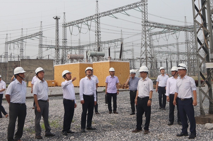 Đảm bảo truyền tải điện an toàn, ổn định mùa nắng nóng ở những “điểm nút” khu vực phía Bắc