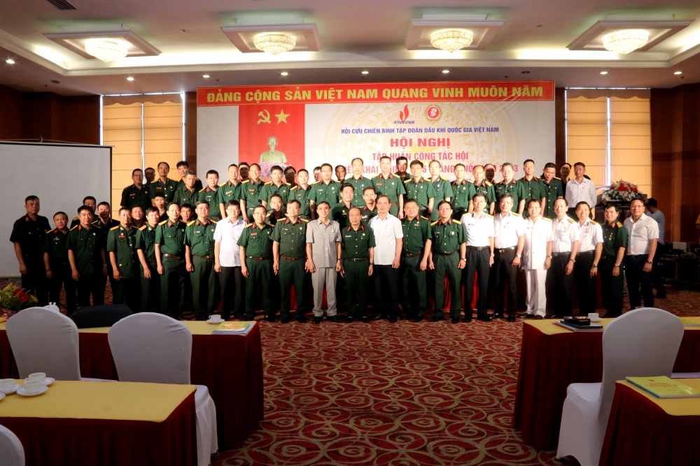 Các đại biểu tham dự Hội nghị và Tọa đàm Các đại biểu tham dự Hội nghị và Tọa đàm