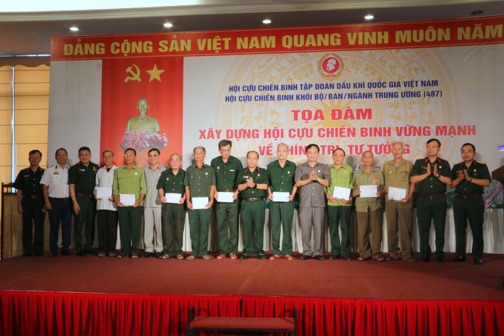 Hội CCB Tập đoàn tổ chức Hội nghị Tập huấn, tọa đàm kết hợp giáo dục truyền thống tại tỉnh Thái Bình Hội CCB Tập đoàn tổ chức Hội nghị Tập huấn, tọa đàm kết hợp giáo dục truyền thống tại tỉnh Thái Bình
