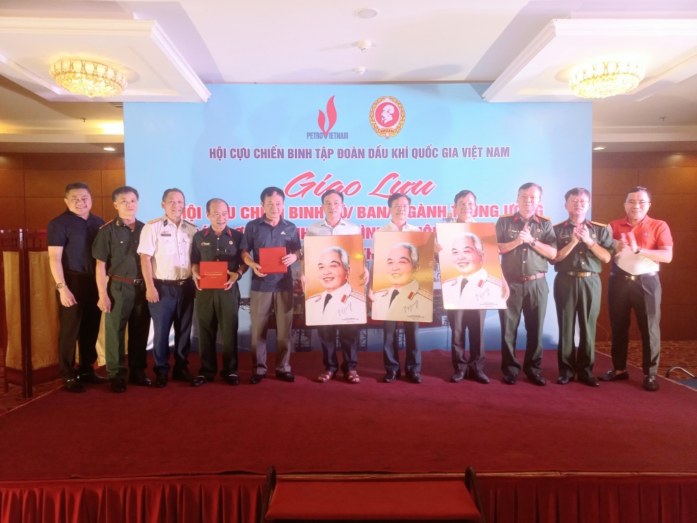 Hội CCB Tập đoàn tổ chức Hội nghị Tập huấn, tọa đàm kết hợp giáo dục truyền thống tại tỉnh Thái Bình