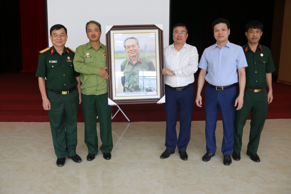 Hội CCB Tập đoàn tổ chức Hội nghị Tập huấn, tọa đàm kết hợp giáo dục truyền thống tại tỉnh Thái Bình Hội CCB Tập đoàn tổ chức Hội nghị Tập huấn, tọa đàm kết hợp giáo dục truyền thống tại tỉnh Thái Bình