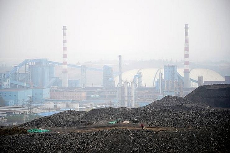 Trung Quốc giảm sản lượng than do tồn kho cao và nhu cầu yếu