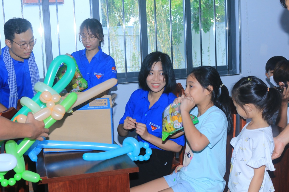 Đoàn thanh niên Xí nghiệp Cơ điện tổ chức chuỗi hoạt động thiện nguyện, bảo vệ môi trường