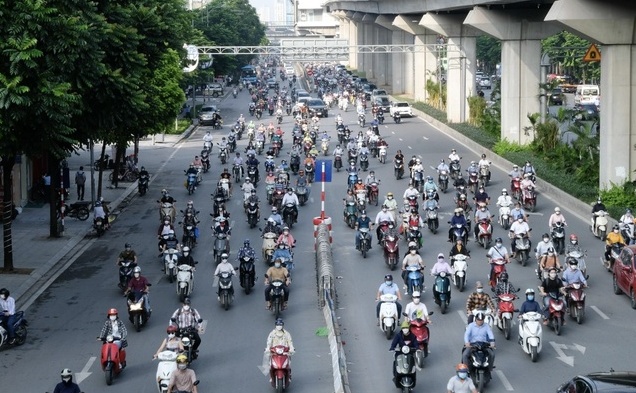 Hà Nội muốn cấm xe máy vào nội thành: Người dân đi bằng gì?
