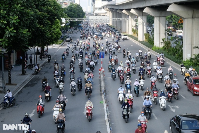 Hà Nội muốn cấm xe máy vào nội thành: Người dân đi bằng gì? - 1