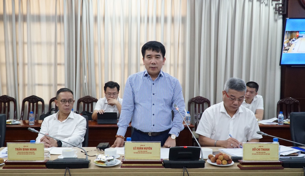 Phó Tổng Giám đốc Petrovietnam Lê Xuân Huyên phát biểu tại buổi làm việc