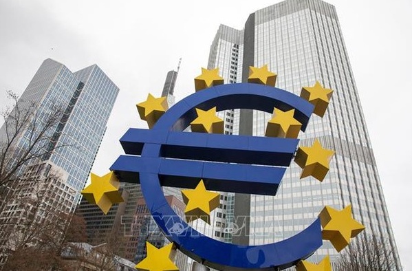 Tại sao ECB phản ứng “ngược chiều” với Fed?